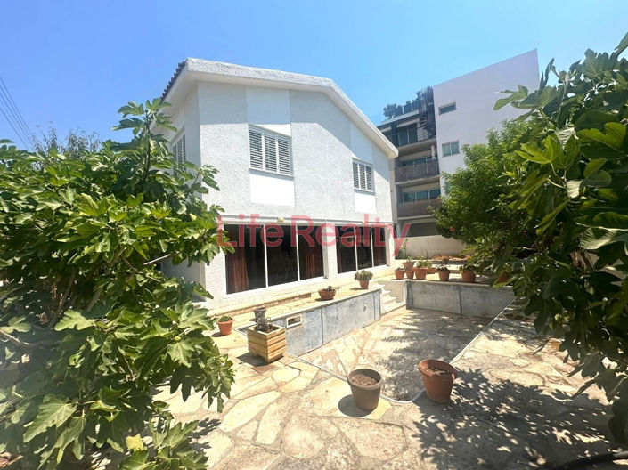 Image No.1-4 Bed House for sale