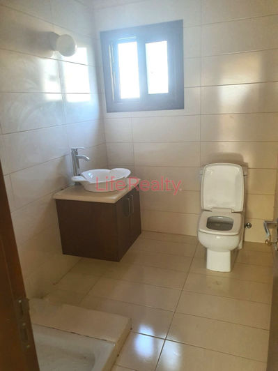 Image No.9-5 Bed House for sale