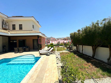 1 - Palodeia, House