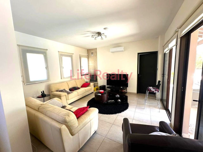 Image No.3-3 Bed House for sale