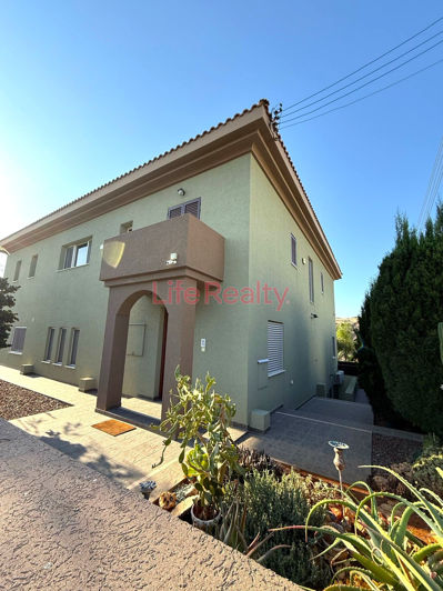 Image No.1-5 Bed House for sale