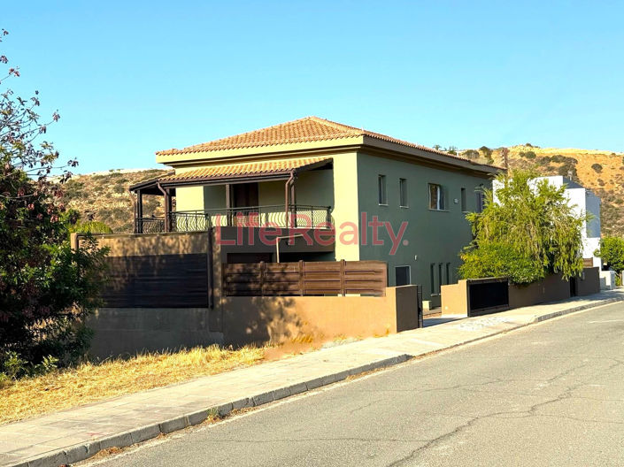 Image No.7-5 Bed House for sale