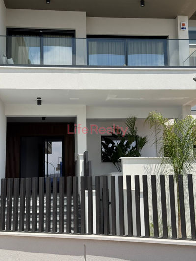 Image No.24-3 Bed Apartment for sale