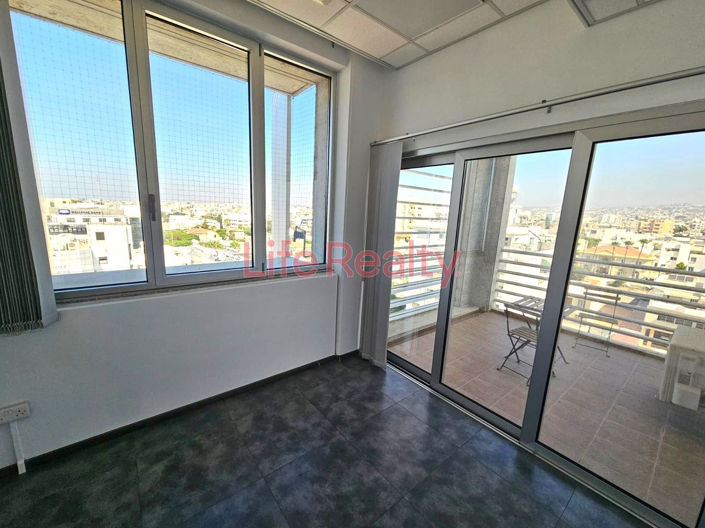 Image No.9-Commercial à vendre à Limassol