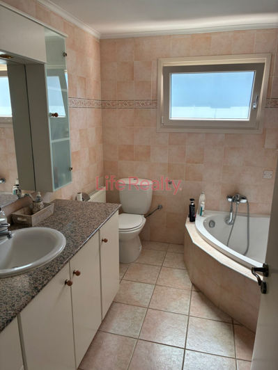 Image No.9-Maison de 6 chambres à vendre à Limassol