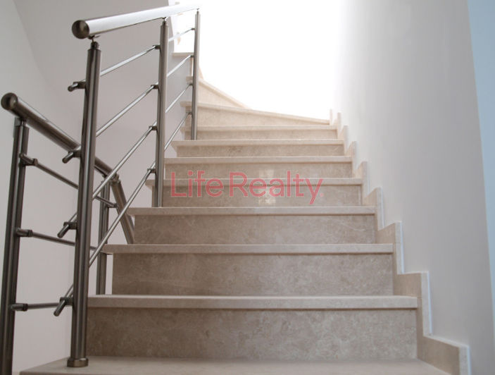 Image No.6-2 Bed House for sale