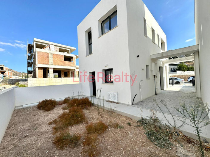 Image No.8-3 Bed House for sale