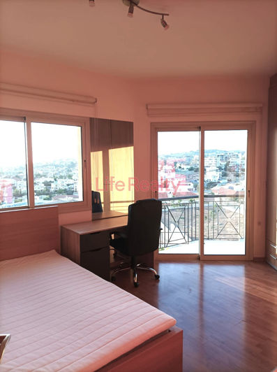 Image No.11-3 Bed House for sale