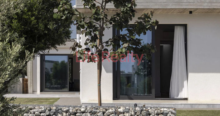 Image No.15-4 Bed House for sale