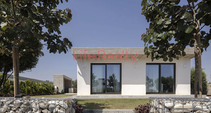 Image No.17-4 Bed House for sale