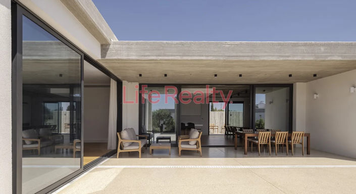 Image No.19-4 Bed House for sale