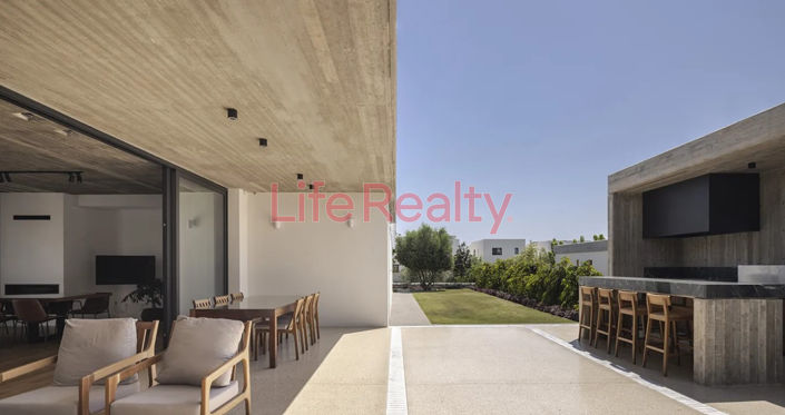 Image No.20-4 Bed House for sale