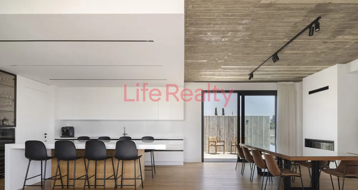 Image No.26-4 Bed House for sale