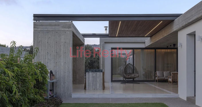 Image No.27-4 Bed House for sale