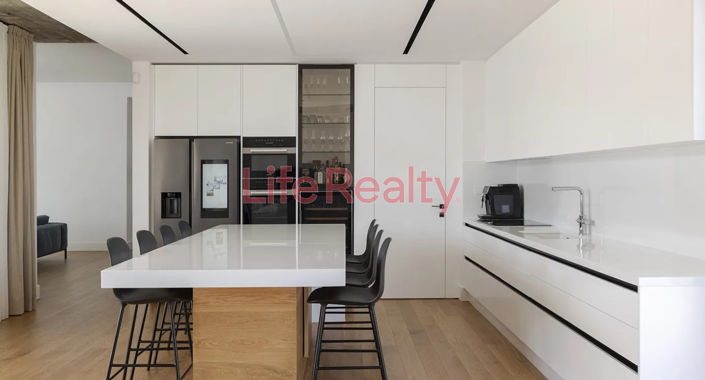 Image No.28-4 Bed House for sale