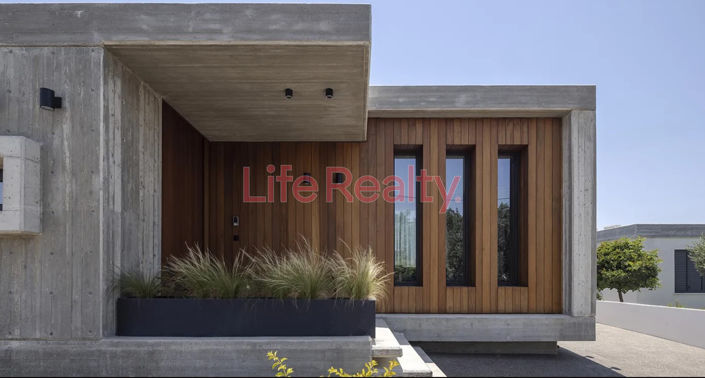 Image No.30-4 Bed House for sale