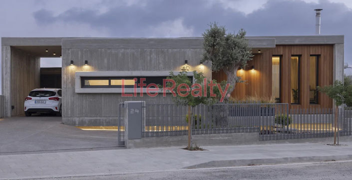 Image No.6-4 Bed House for sale