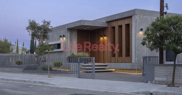 Image No.9-4 Bed House for sale