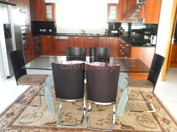 Image No.10-4 Bed House for sale