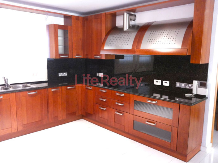 Image No.12-4 Bed House for sale