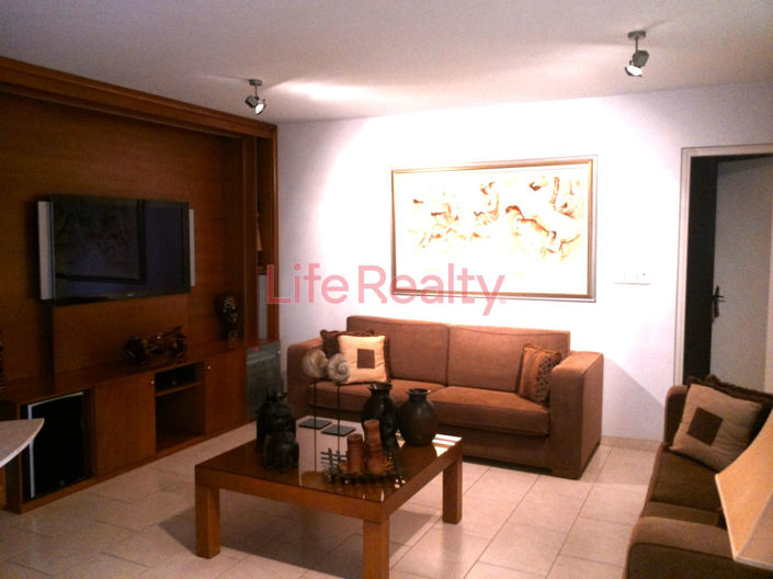 Image No.15-4 Bed House for sale