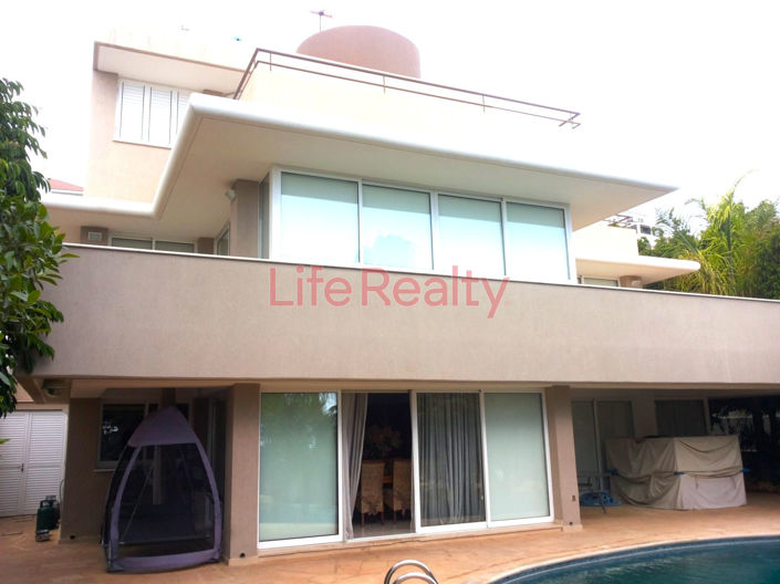 Image No.2-4 Bed House for sale