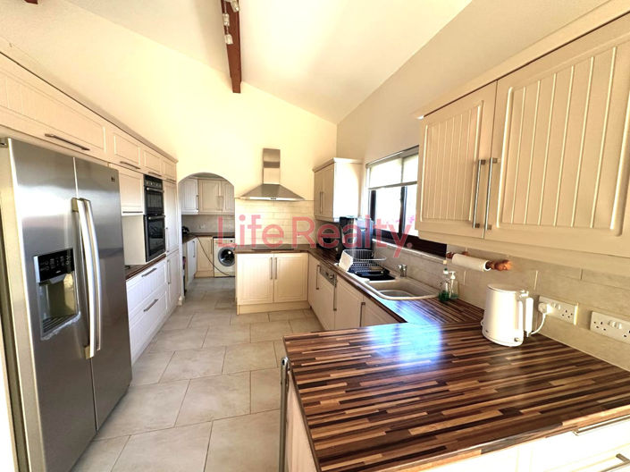 Image No.4-3 Bed House for sale