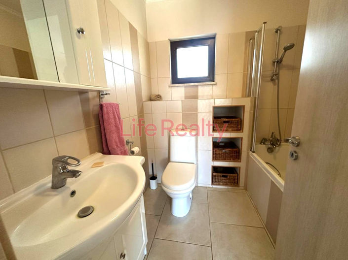 Image No.8-3 Bed House for sale