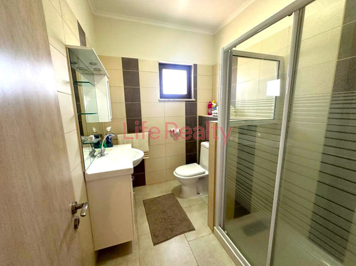 Image No.9-3 Bed House for sale