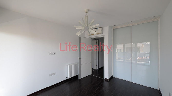 Image No.12-Maison de 5 chambres à vendre à Mesa Geitonia