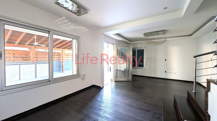 Image No.4-Maison de 5 chambres à vendre à Mesa Geitonia