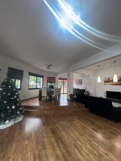 Image No.3-Maison de 3 chambres à vendre à Mesa Geitonia