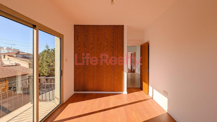 Image No.11-3 Bed House for sale