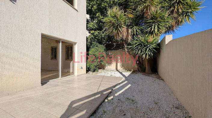 Image No.17-3 Bed House for sale