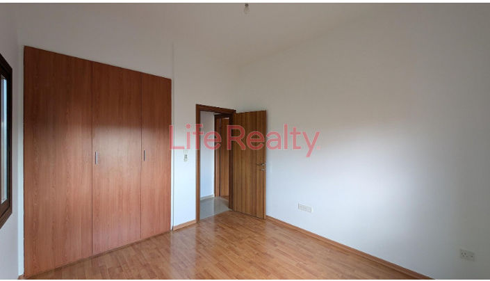 Image No.14-4 Bed House for sale