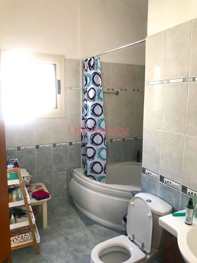 Image No.15-3 Bed House for sale