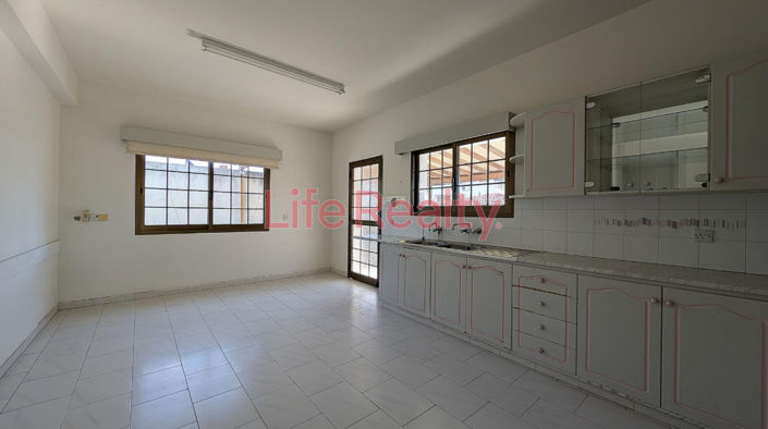 Image No.11-4 Bed House for sale