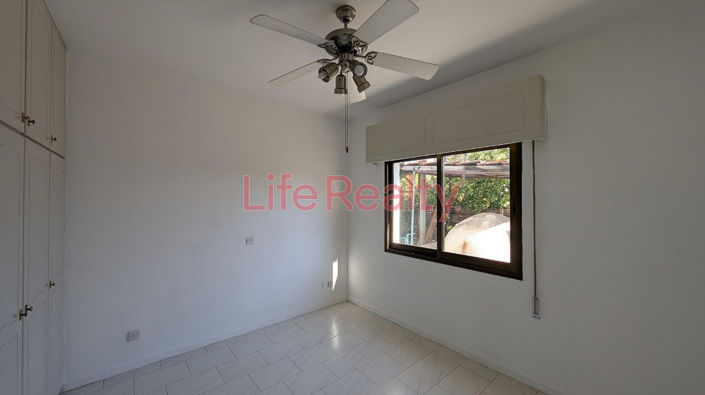 Image No.15-4 Bed House for sale