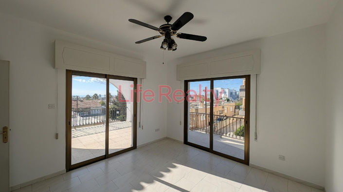 Image No.16-4 Bed House for sale