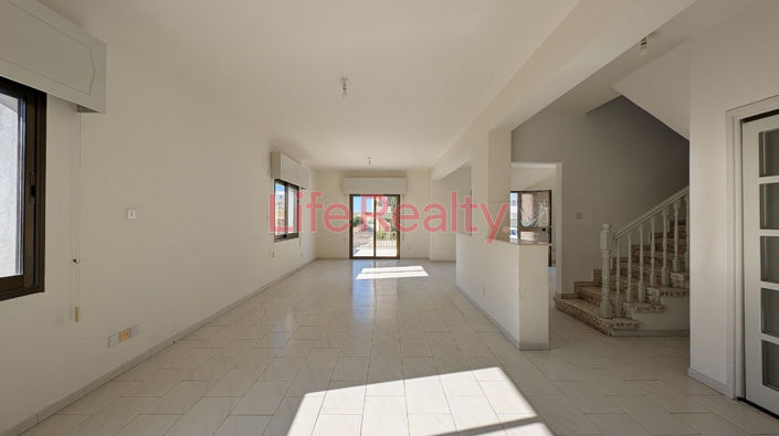 Image No.2-4 Bed House for sale