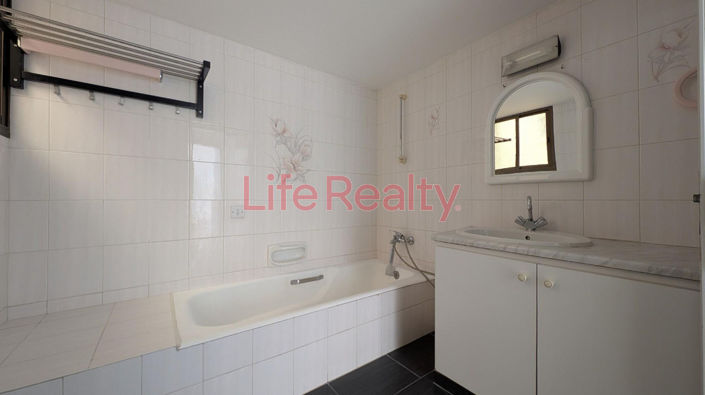 Image No.22-4 Bed House for sale