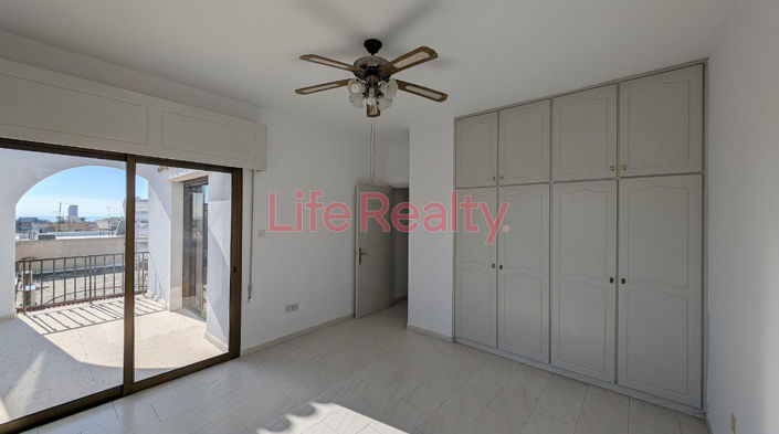 Image No.25-4 Bed House for sale