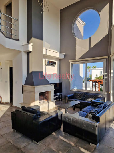 Image No.3-4 Bed House for sale