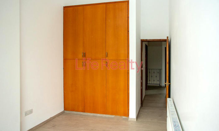 Image No.14-3 Bed House for sale