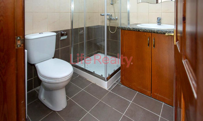 Image No.17-3 Bed House for sale