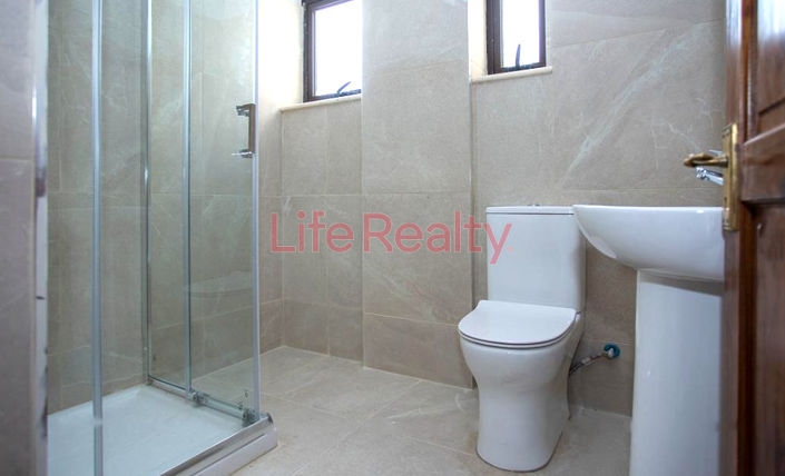 Image No.18-3 Bed House for sale