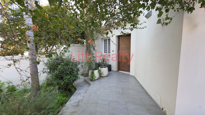 Image No.14-3 Bed House for sale