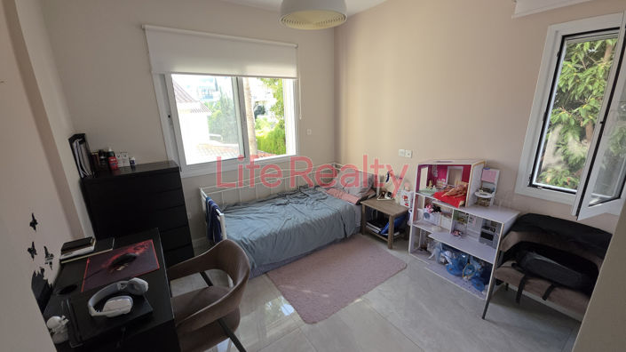 Image No.6-3 Bed House for sale