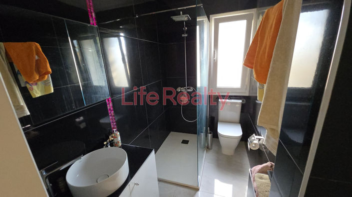 Image No.8-3 Bed House for sale