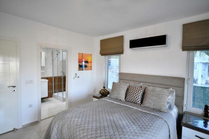 Image No.11-5 Bed Villa for sale